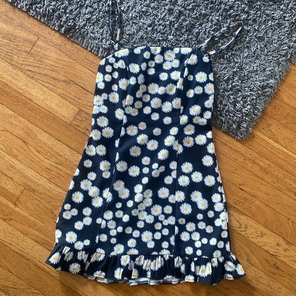 Princess Polly Black Dear Daisy Mini Dress Ruffle Hem Size 0 - Picture 4 of 12